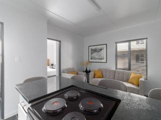 4 Essex Street Apartment - 2