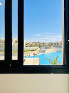 Panoramic Lagoon & Sea View Modern 3BR Apartment - Hurghada - 6