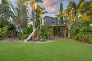 Spacious Family Retreat With Pool - - 6