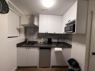 Charming Basement Suite in Maple Ridge, BC - Maple Ridge - 4