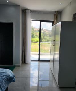 Cozy Luxe 2 Bedroom 2 Bath Apartment with Balcony BBB NATION OASIS KIGALI - Kigali - 4