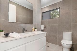 4 bedroom home on the river with pool - Rosslea - 3