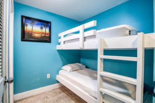 Resort Condo - 5 Pools, Hot Tub, Gym, Wi-Fi - Panama City Beach - 4