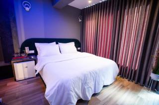 The Bubbles - Jacuzzi Rooms Tirana - Tirana - 3