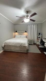 Cozy Comfort Guest Room - Brandon - 0