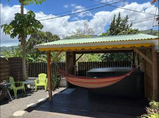 Gwada-Zen-Breizh 3 hébergements au choix 1 avec piscine privée, 1 avec jacuzzi privé, 1 simple sans piscine ni jacuzzi - 2