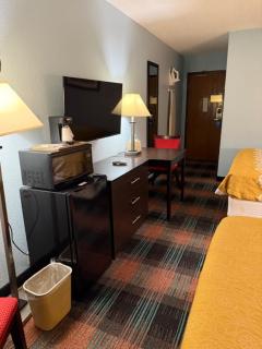 SUNRiSE INN - Greenwood - 1