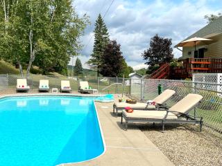 Stylish Mountain View Chalet with Heated Pool, Large Hot Tub, Playroom & Firepit close to Gore Mountain - Johnsburg - 4