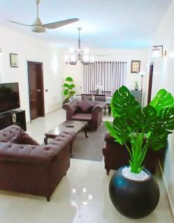 Elegant 3 Bed Rooms & Drawing Dinning Luxury Apartment in Gulshan e Iqbal & Near Airport - Shopping Malls - Restaurants - Banks - ATM - Money Changer - Agha Khan Hospital - Millennium Mall - Karsaz - Shahrah-e-Faisal - Karatschi - 6