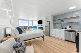 Renovated Beach Front Condo - Incredible View - Top of the Gulf 521 - Panama City Beach - 3