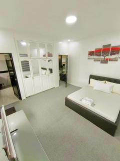 The Party Pad - Angeles - 4