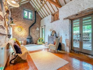 Upper House - Uk48805 - 9