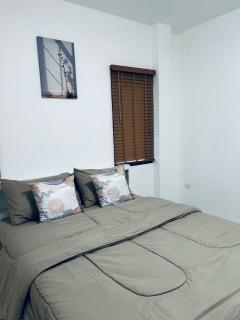 B House - 4