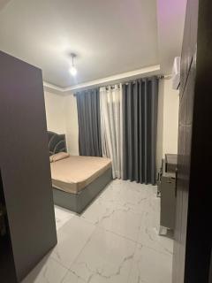 شقة فاخرة - غرفتين نوم وصالة صغيرة مع بلكونة Modern 2 Bedrooms Appartment with Balcony - Amman - 7