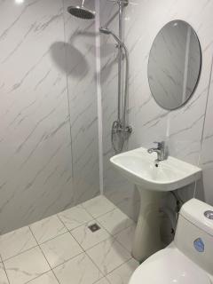 All in 1 entire studio apartment next 2 state department store - 5