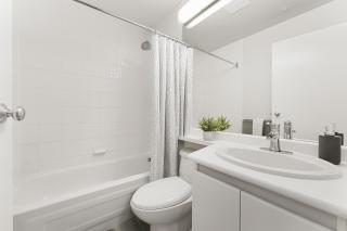 Luxury 2 bedroom apartment - Downtown Living with Stunning City and Mountain Views - Vancouver - 1