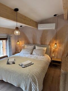 Gîte plein de charme avec ses poutres apparentes , ses pierres et son jacuzzi extérieur - Caux - 1