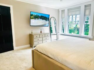 Luxury 5-Bed Home - Free EV Point - Near Edinburgh - Newtongrange - 1