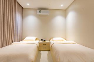 Luxury Seaview Apartment with a Private Balcony - Al Khobar - 5
