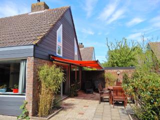 Sunset - Spacious holiday home near the beach - 9
