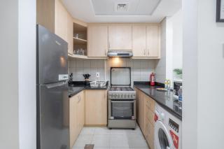Free housekeeping visits during your stay - StayShort - A Gorgeous Studio in Zen 20 that Sleeps 2 - 8