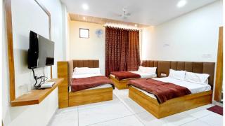 UJN BUDGET HOTEL # G-R !UJJAIN, Near Mahakal Temple - River and Railway Station - Air Conditioned hotel at Prime Location - BEST HOTEL IN UJJAIN - Ujjain - 9