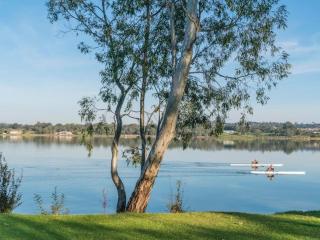 Lake Front, Sunset Views - Lake Albert - 8