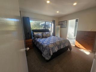 Central Hibiscus Coast - Red Beach - 4