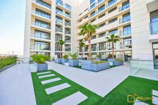 New Studio 5min Walk to Bus Stop - 7