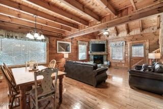 Blackberry Bliss cabin - 3