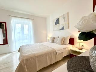City PULSE Rentals - Split - 9