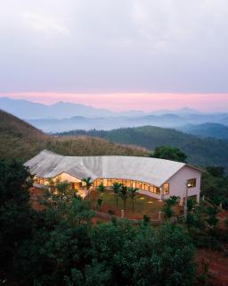 A Hilltop Nature Retreat in Wayanad - Tindummal - 0