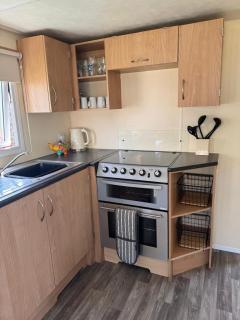 Cabana Escape - Little Clacton - 4