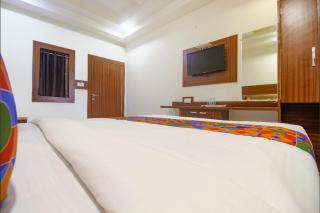 Hotel Town park near by relway stn - Jāmb - 1