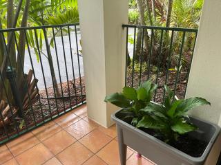 Tropical Apartment - Cairns - 4