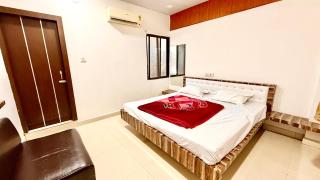 Hotel Premium D and D ! Ujjain,Near Mahakaleshwar jyotilinga Temple And Railway station, Fully Air conditioned Rooms & Spacious Room - Prime Location wifi- Lift and Restaurant Facilities, BEST HOTEL IN UJJAIN - Ujjain - 0