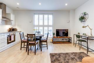 Hertfordshire's Luxury House - 2