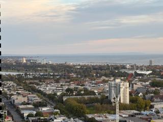 Premium 3 Bedroom Apartment in Southbank - Melbourne - 2