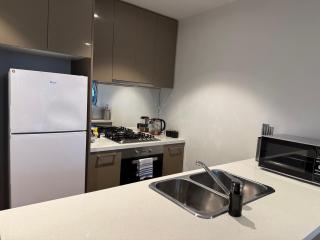 Premium 3 Bedroom Apartment in Southbank - 5
