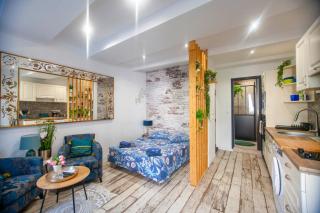 Studio tout équipé, plein centre - 0