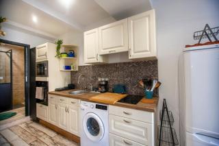 Studio tout équipé, plein centre - 8