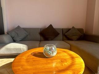 Lovely Seaview Apartment - 2BDR - 4