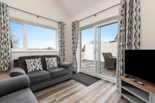 Fern Cottage - Dog Friendly Cottage with Hot Tub - Begelly - 9