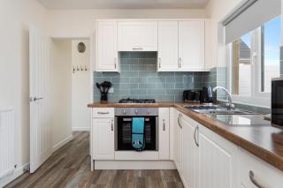 Bramble Cottage - Dog Friendly Cottage with Hot Tub - Begelly - 8