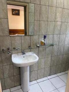 Butfongo Bumnandzi Guest House - 1