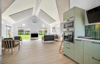 Cozy Home In Frørup With Jacuzzi - Frørup - 4