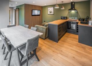 Fairwood Lakes Holiday Park - Westbury - 9