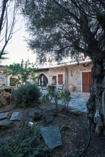 Boxer House - Where Tradition meets Comfort - Mesa Chorio - 8