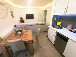 VIP Poolsuite Calafell - 0