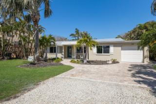 The Salted Coconut home - 7